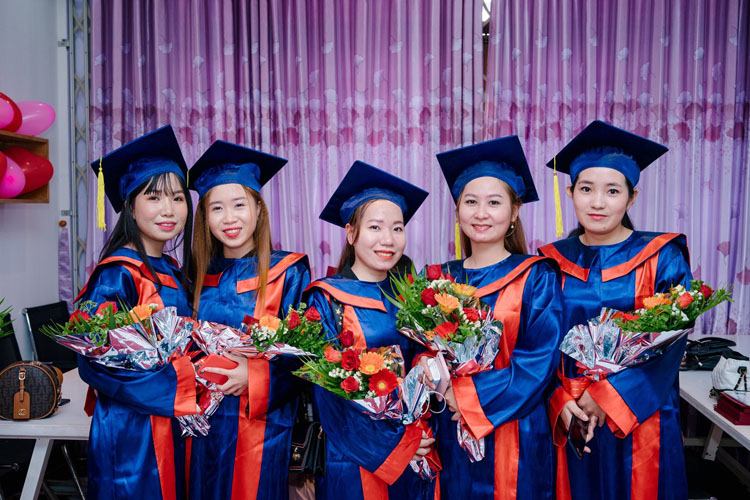 Học viên tốt nghiệp khóa học tại Seoul Academy