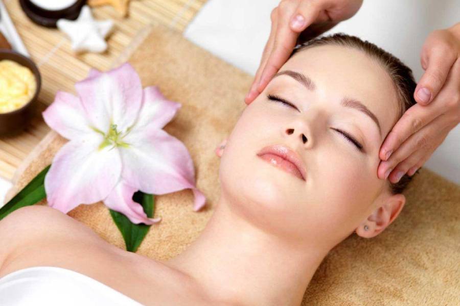 Cách massage mắt đúng cách giúp thư giãn này sẽ giúp bạn loại bỏ đi những căng thẳng sau giờ làm việc