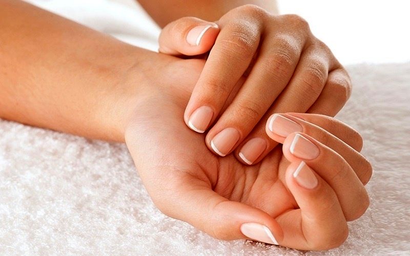 Thường xuyên massage tay sẽ giúp bạn gạt bỏ hết những nỗi lo về tê, đau tay