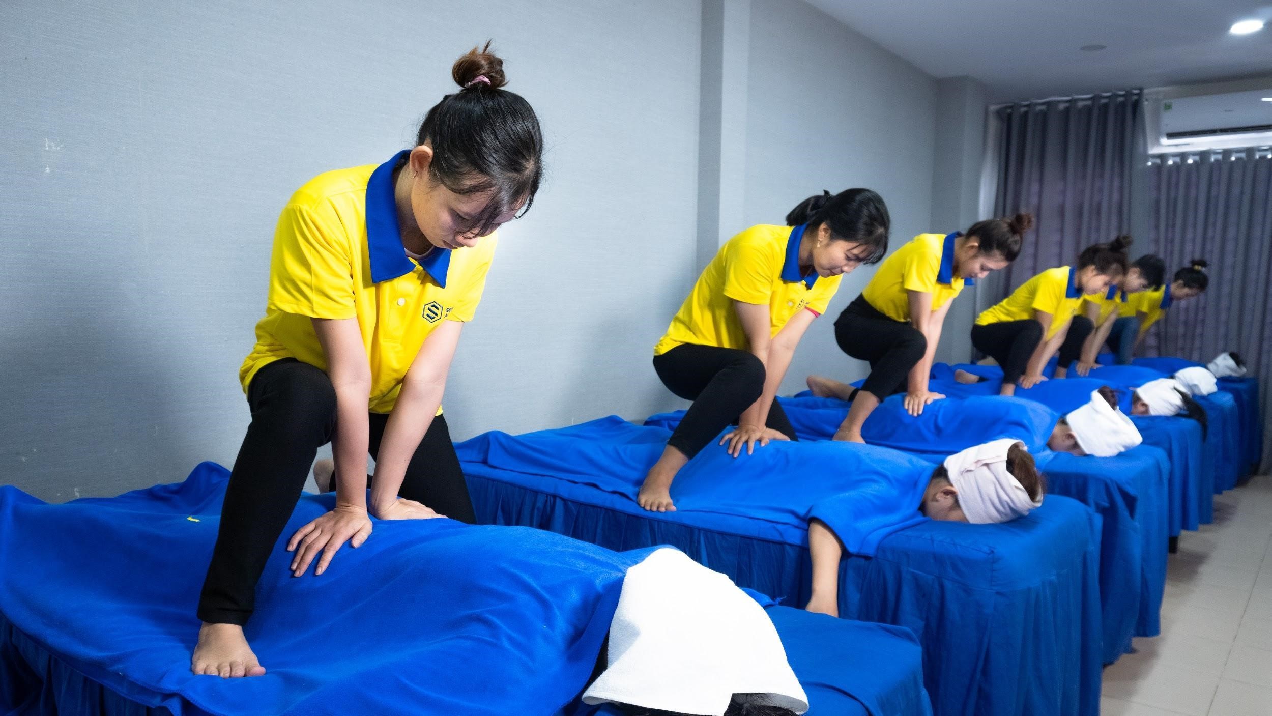 Massage là phương pháp chăm sóc sức khỏe từ lâu đời
