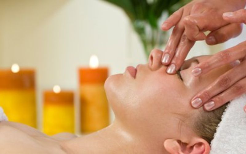 Trung tâm đào tạo nghề massage mặt tại New Gem