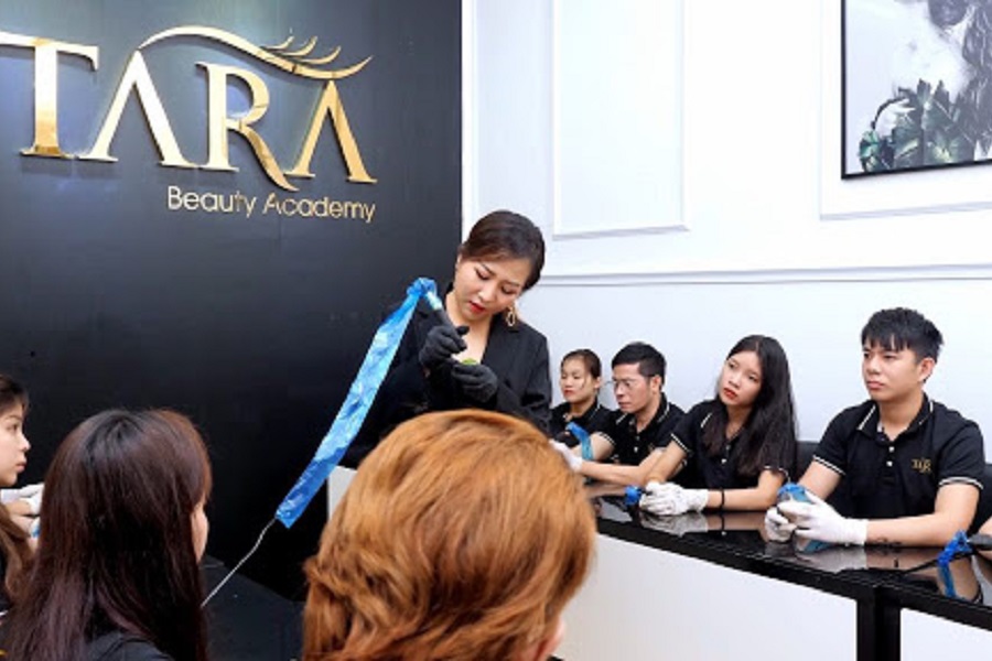 Khóa học phun xăm tại TARA Beauty Academy