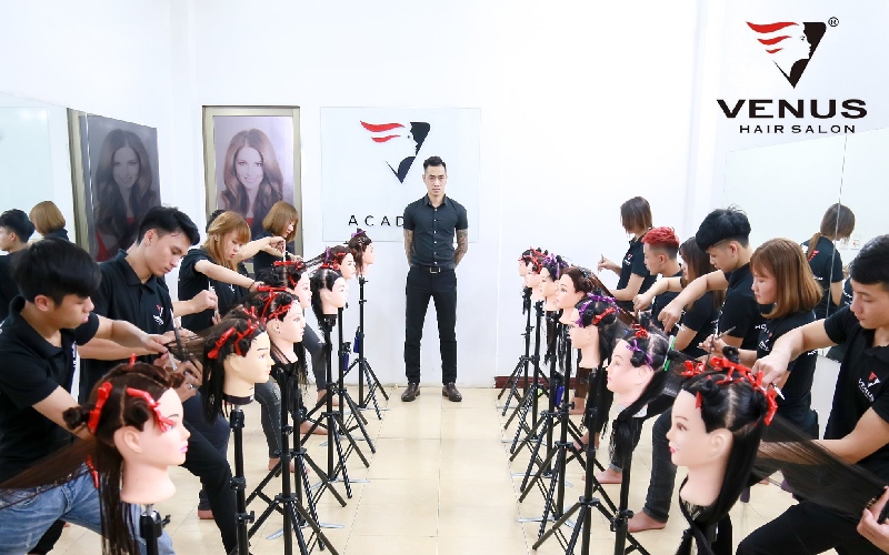 Học viện tạo mẫu tóc Venus là địa chỉ dạy nghề tóc ở Bảo Lộc chất lượng